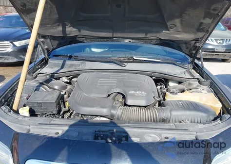 2011 Chrysler 300 Limited z USA, uszkodzony, nr VIN 2C3CA5CG1BH546258